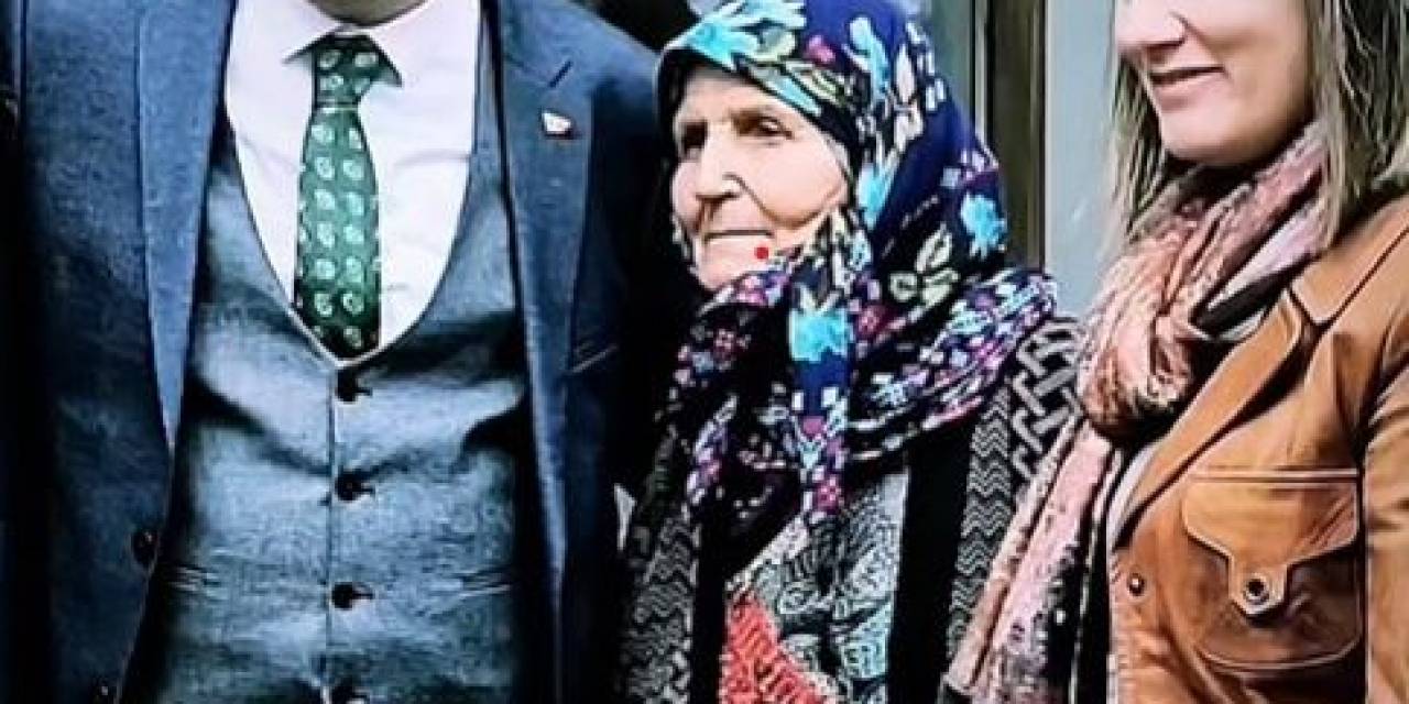 Hem Fotoğraf Çektirdi Hem Sohbet Etti