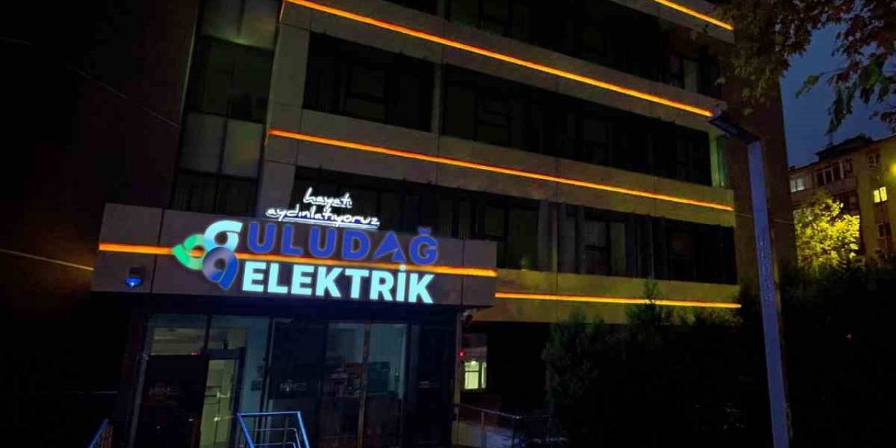 Faturalar, "Kadına Karşı Şiddete Dur" Diyor