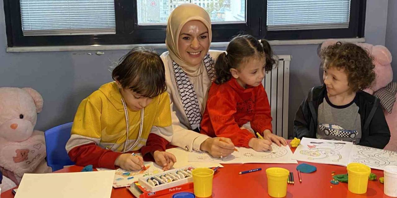 Bakan Göktaş, Filistin’den Gelen Vatandaşlarla Bir Araya Geldi