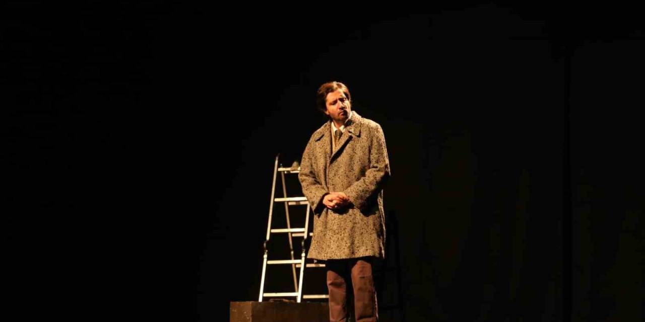 Van Büyükşehir ’ben Feuerbach’ Tiyatro Oyununu Sanatseverler Buluşturdu