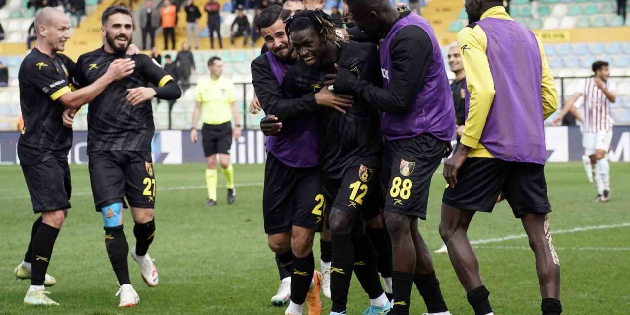 Trendyol Süper Lig: İstanbulspor: 2 - Hatayspor: 1 (Maç Sonucu)