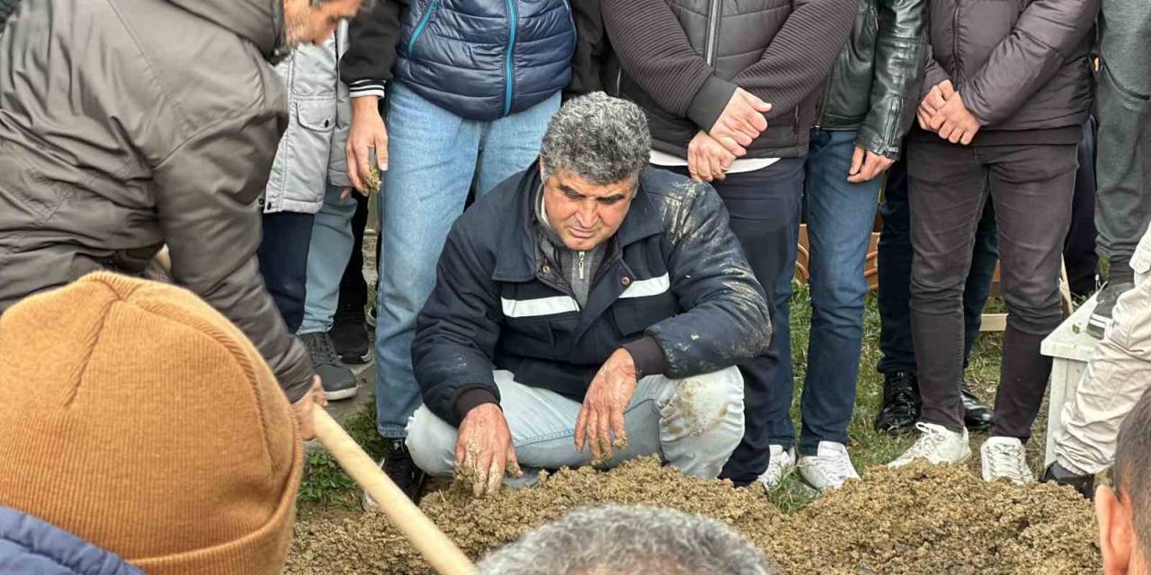 Kaza Kurbanı Genç Son Yolculuğuna Uğurlandı