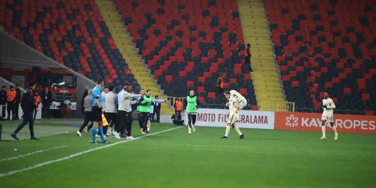 Trendyol Süper Lig: Gaziantep Fk: 0 - Ankaragücü: 1 (İlk Yarı)