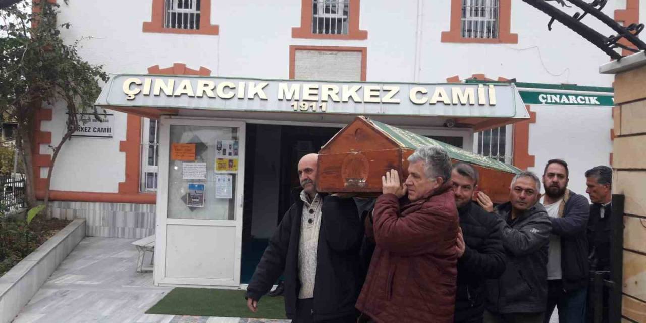 Batan Kuru Yük Gemisinde Ölen Mürettebat Cüneyt Aygen Yalova’da Toprağa Verildi