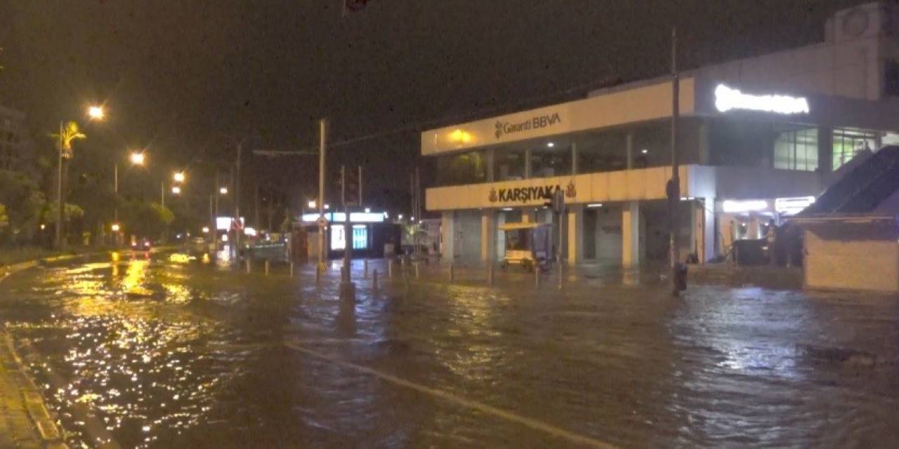 İzmir’de Deniz Taştı, Sirenler Çaldı