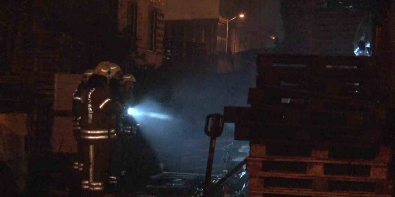 Tuzla’da Bir İş Yeri Alev Alev Yandı
