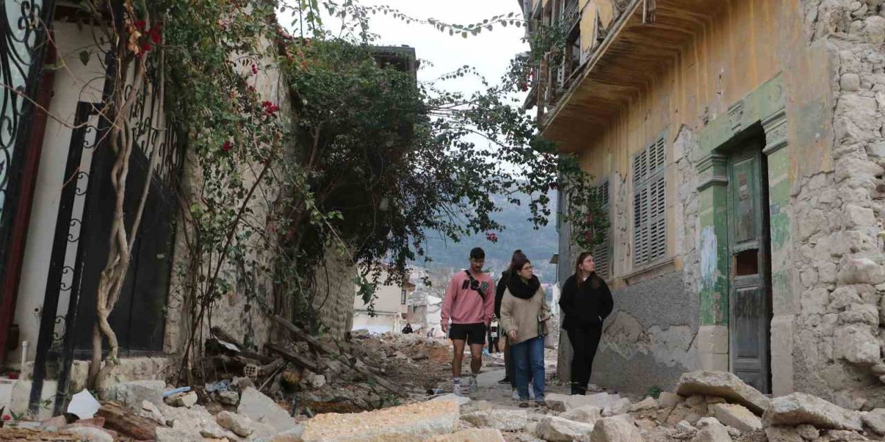 Enkaz Kentteki Yıkım, 6 Farklı Ülkeden Gelen 36 Genci Derinden Etkiledi