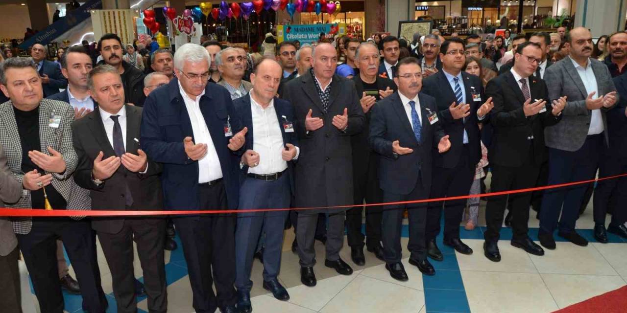 Erzurum’da Eller Gazze İçin Uzandı