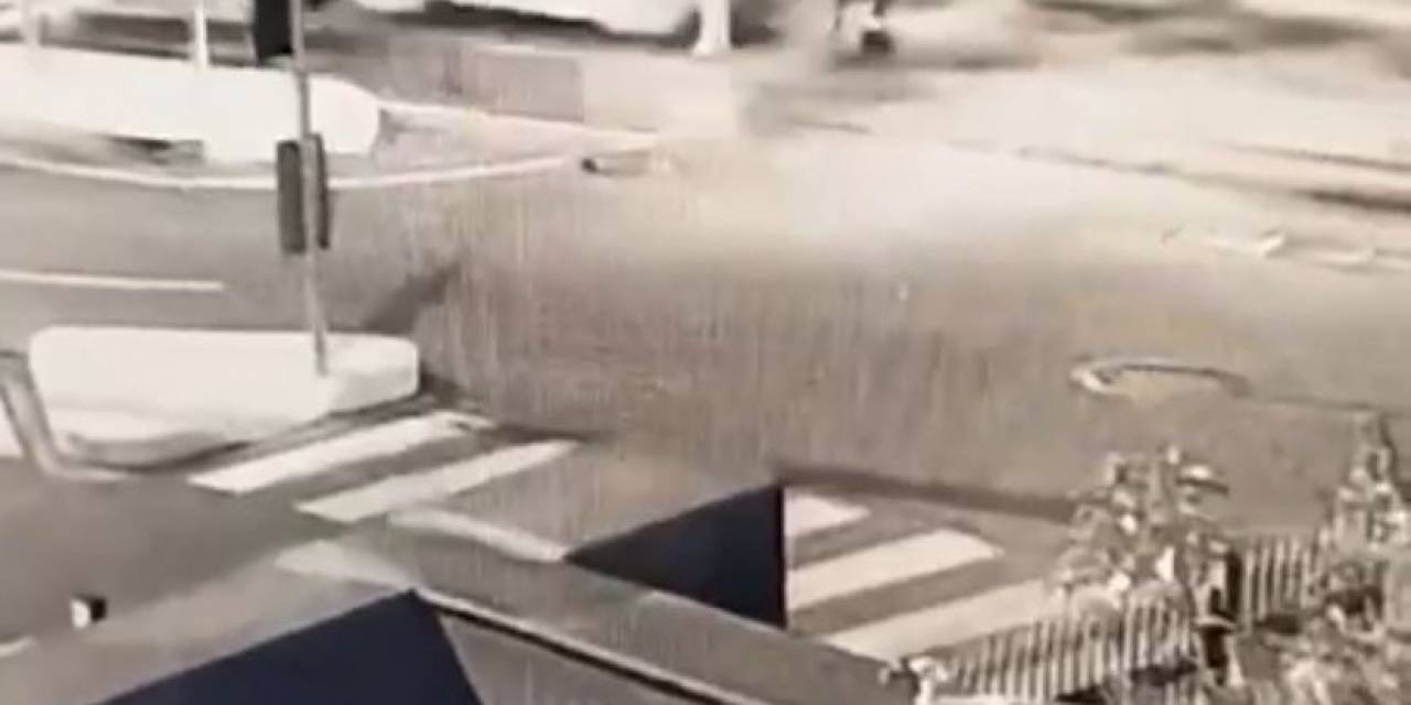 Ümraniye’de Polise Çarpıp Kaçan Sürücü Kamerada