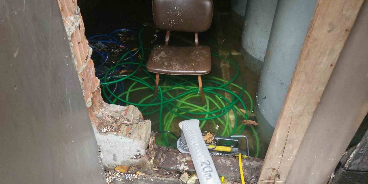 Ortaköy’de Deniz Yükseldi, Restoranı Su Bastı