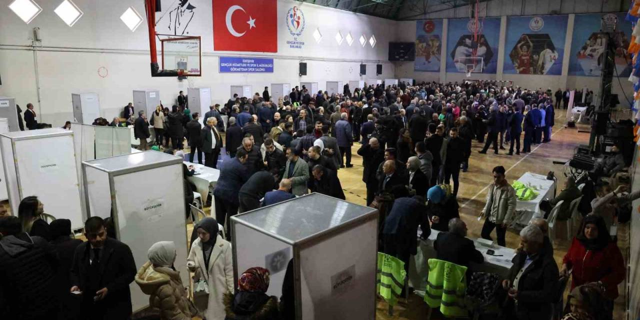 Ak Parti Eskişehir İl Teşkilatı Temayül Yoklamasında Bir Araya Geldi