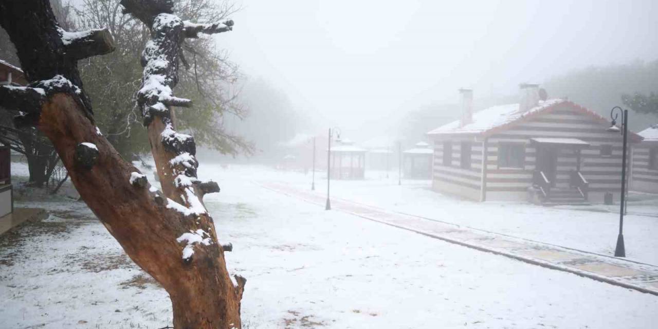 Manisa’da Sağanak Ve Dolu, Spil’de Kar