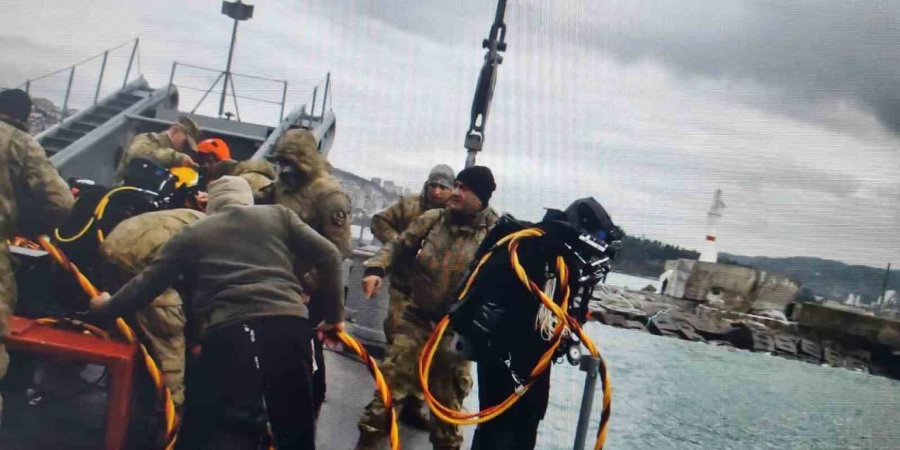 Deniz Kuvvetleri’den Ereğli Limanı’nda Batan Geminin Personeli İçin Arama-kurtarma Operasyonu