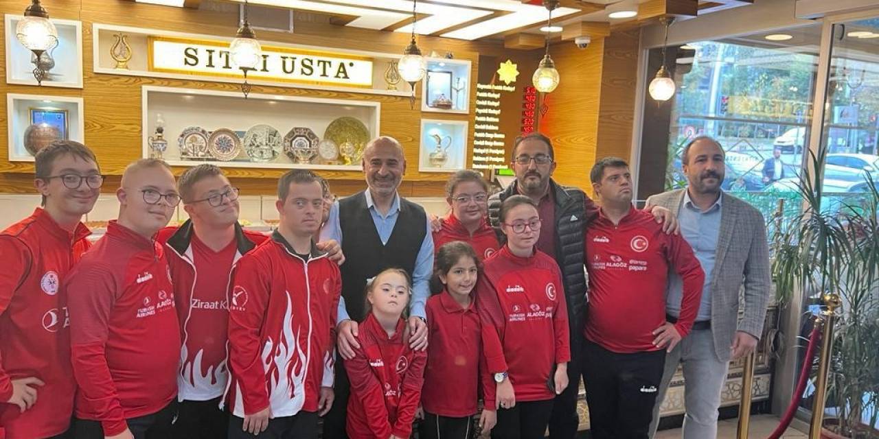 Down Sendromlu Şampiyonlara Tatlı Jest