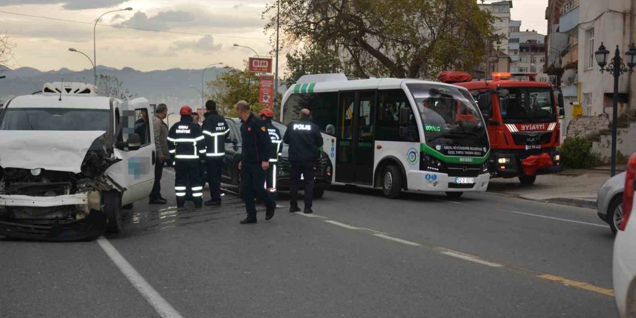 Ordu’da Meydana Gelen Kazada Sahil Yolu Trafiği Kilitlendi