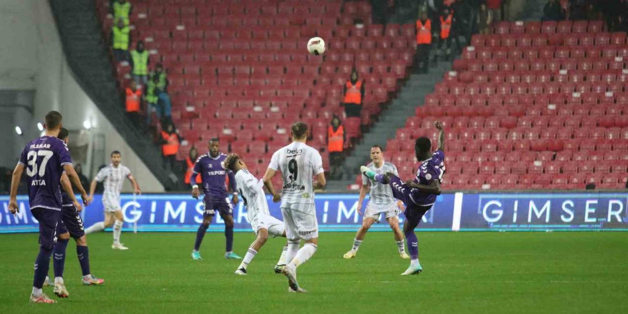 Trendyol Süper Lig: Samsunspor: 1 - Beşiktaş: 1 (İlk Yarı)