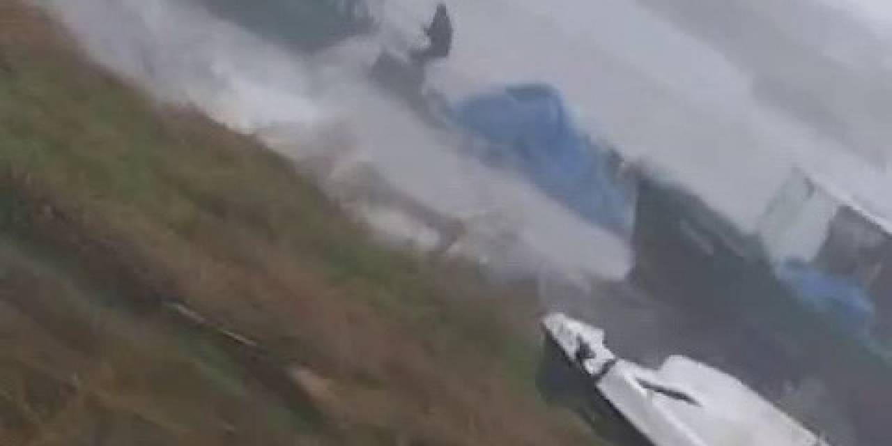 Teknede Mahsur Kalan Balıkçıyı Oğlu Böyle Kurtardı