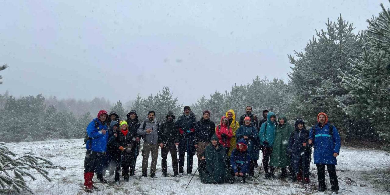 Kar Yağışı Eşliğinde 13 Kilometre Yürüyüş