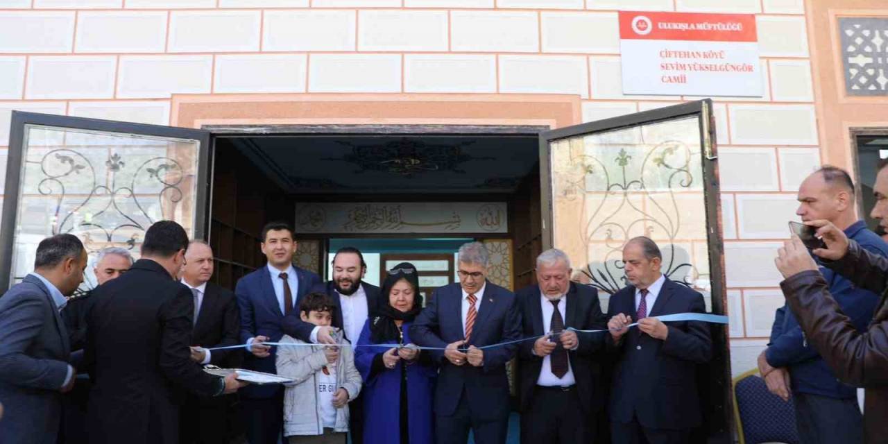 Niğde’de Hayırsever Tarafından Yaptırılan Cami İbadete Açıldı