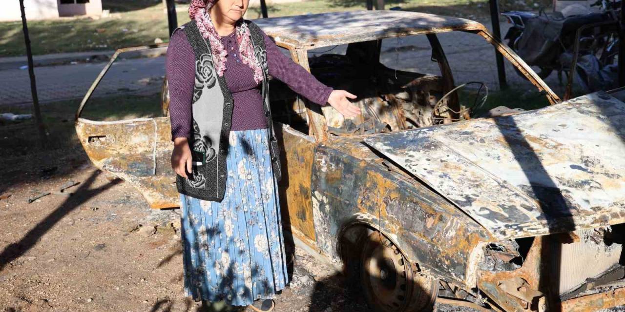 Önce Oğlunu Dövdüler, Sonra Otomobili Yaktılar
