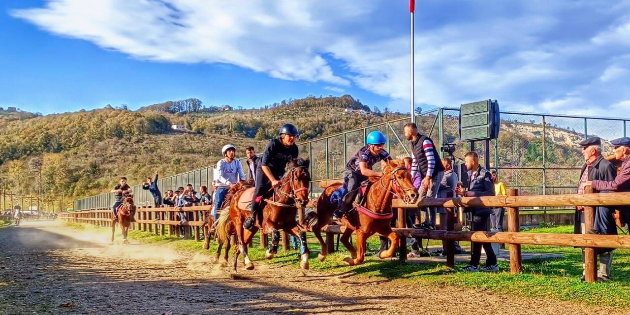 Ordu’da Rahvan At Yarışları Rüzgarı Esti