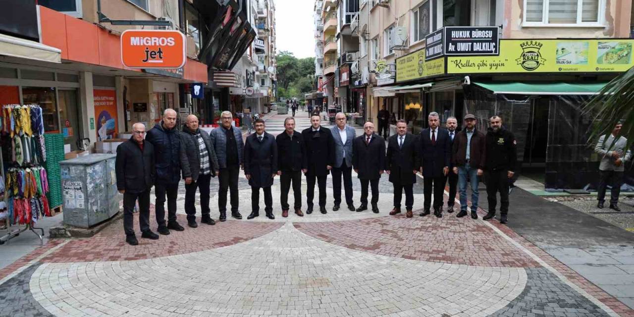 Çimentepe Caddesi Esnaflarından Başkan Çelik’e Hizmet Teşekkürü