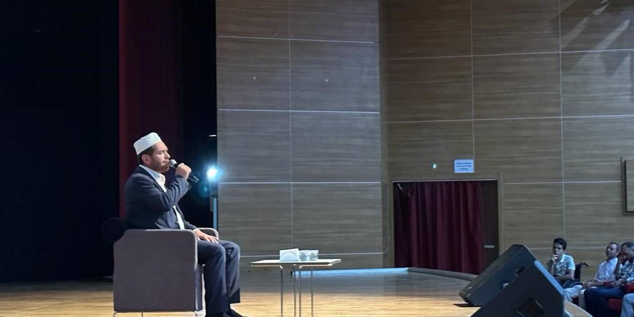 "Filistin Ve Biz" Konulu Konferansta Soykırıma Dikkat Çekildi