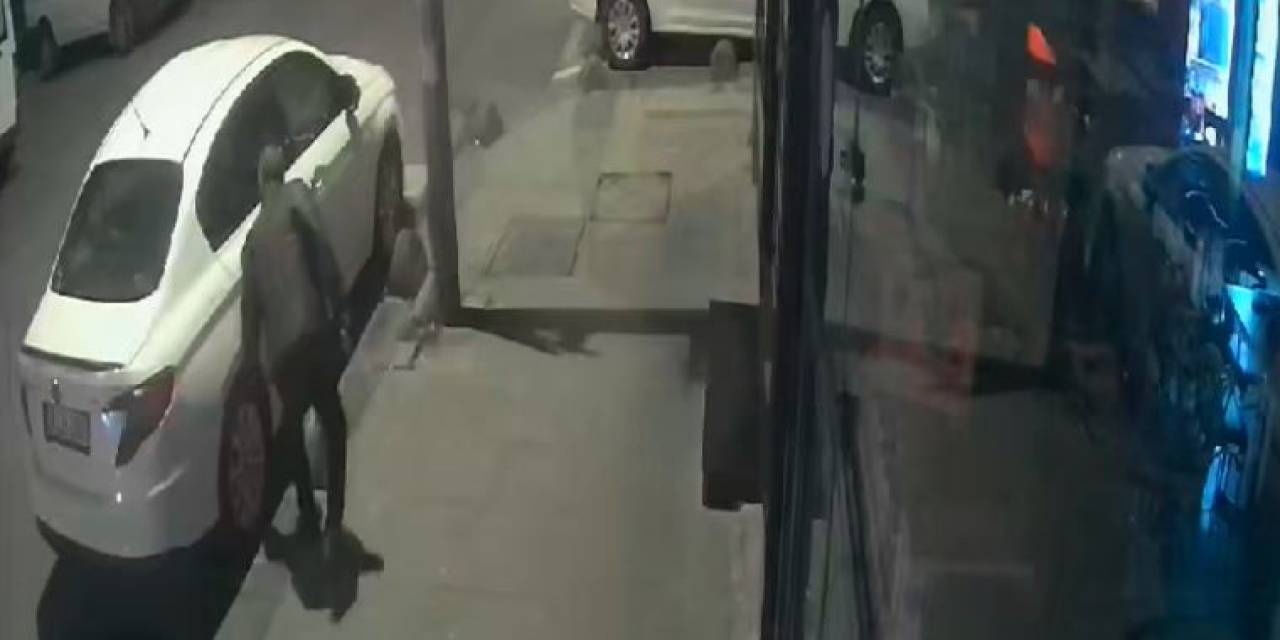 Esenler’de 30 Otomobilin Lastiklerini Patlattı: O Anlar Kamerada