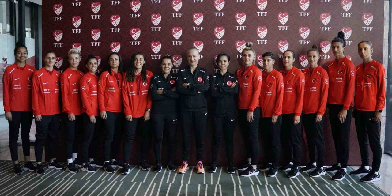 A Milli Kadın Futbol Takımı, Basın Mensupları İle Buluştu