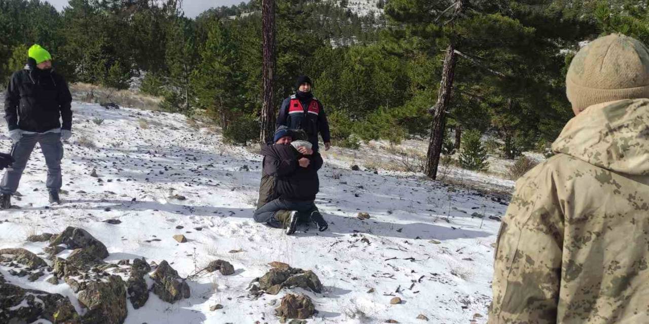 Burdur’da Dağda Kaybolan Avcı Jandarma Ekipleri Tarafından Bulundu