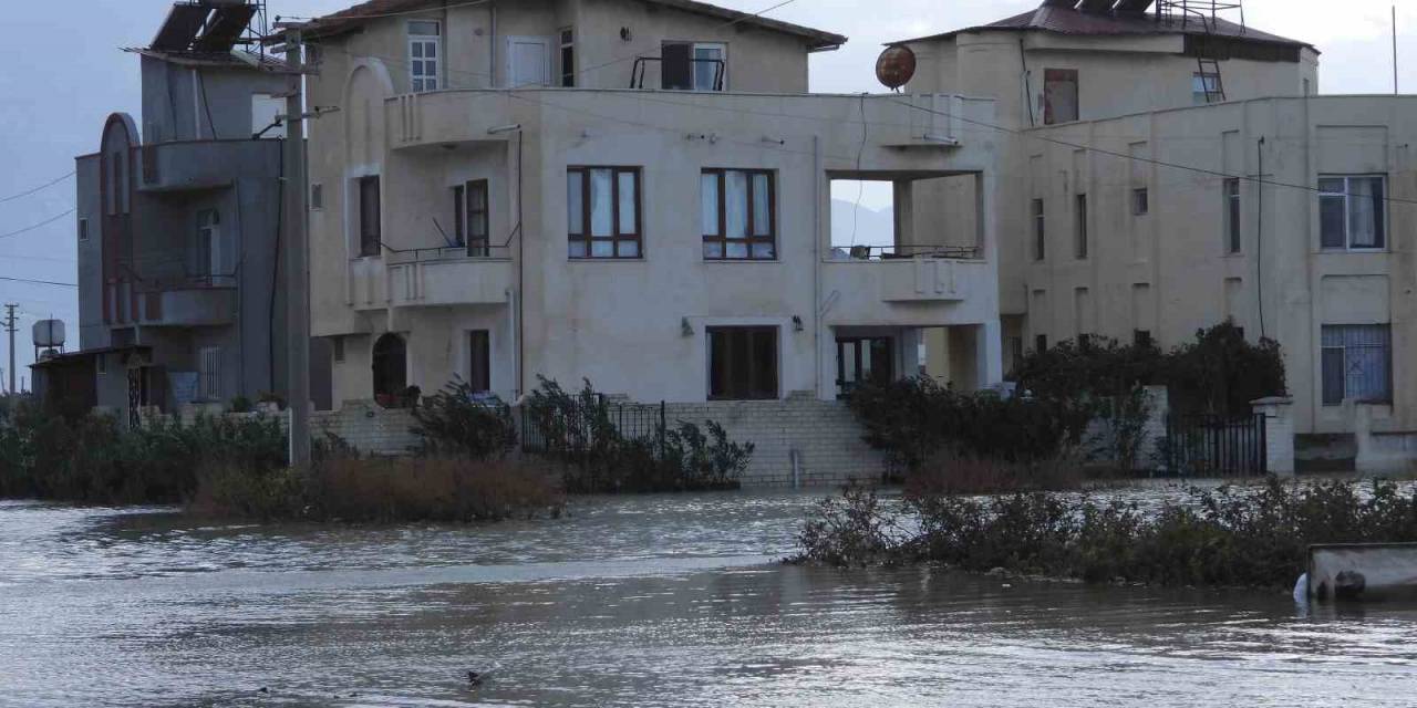 Hatay’da Bazı Evler Su Altında Kaldı