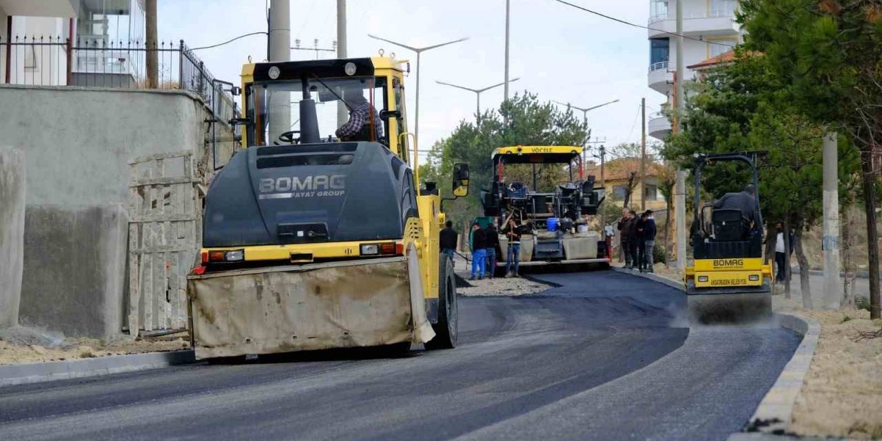 Akdağmadeni İlçesinde Asfalt Çalışmaları Sürüyor