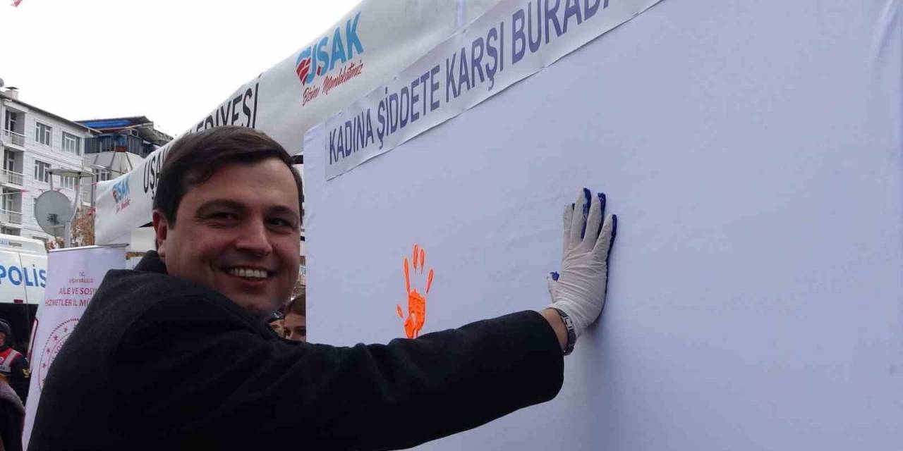 Uşak’ta Turuncu Balonlar Kadınlar İçin Bırakıldı