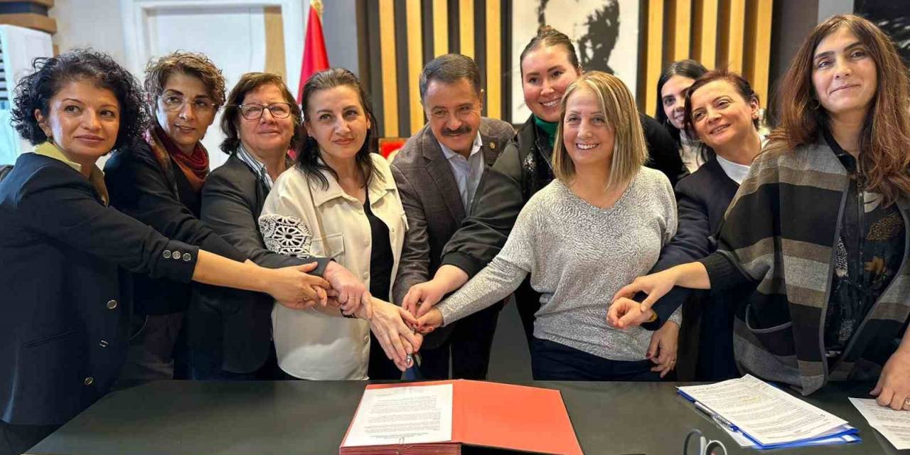 Başkan Deveci: "dünyanın Merkezinde Kadın Var”