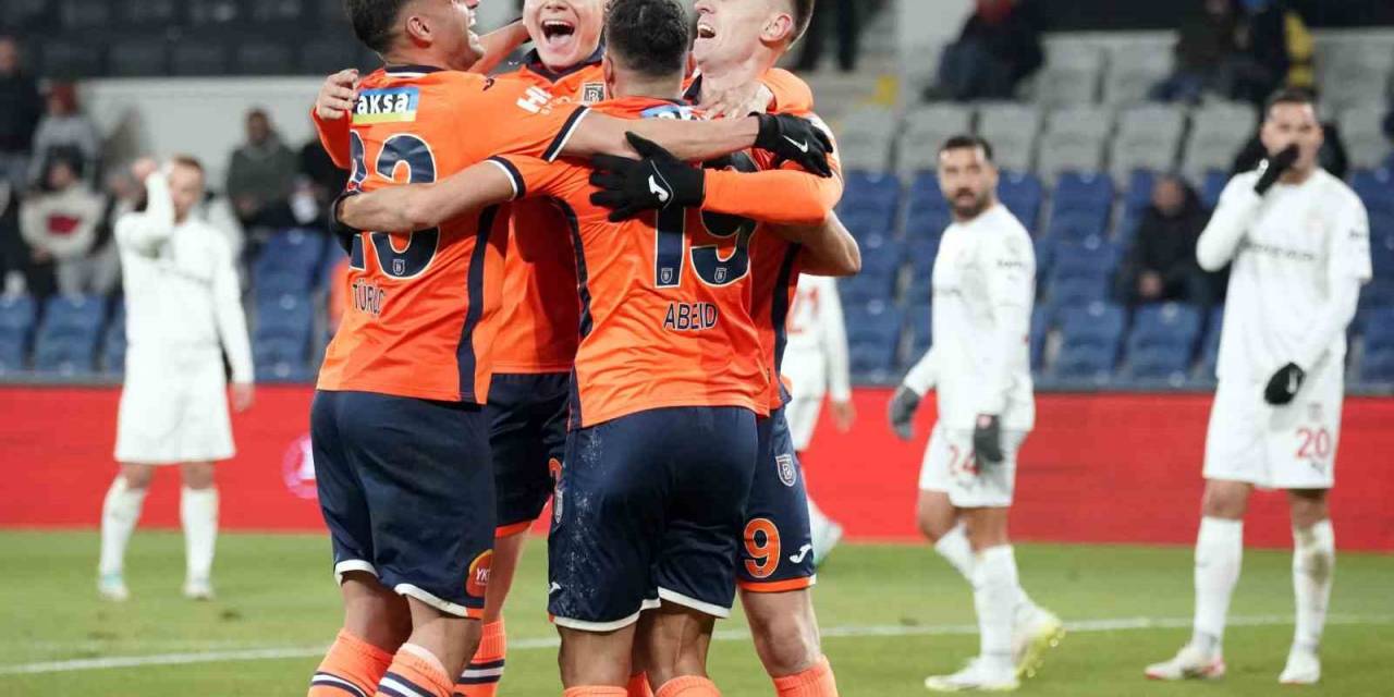 Trendyol Süper Lig: Rams Başakşehir: 4 - Pendikspor: 1 (Maç Sonucu)