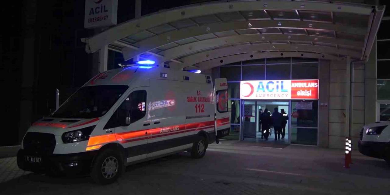 Husumetlisinden Kaçarken Canından Oluyordu: Çatıdan Çatıya Atlarken 3. Kattan Düştü