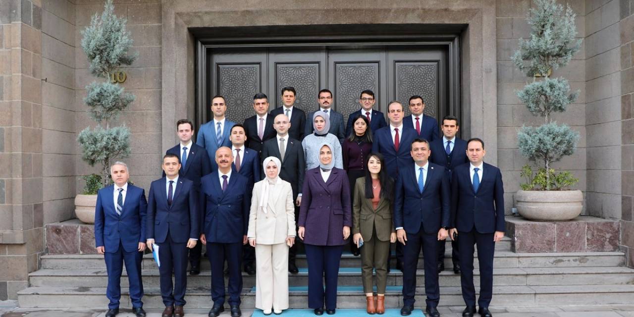 İlçelerde Kamu Aracılığı Yürütülen Hizmetler Değerlendirildi