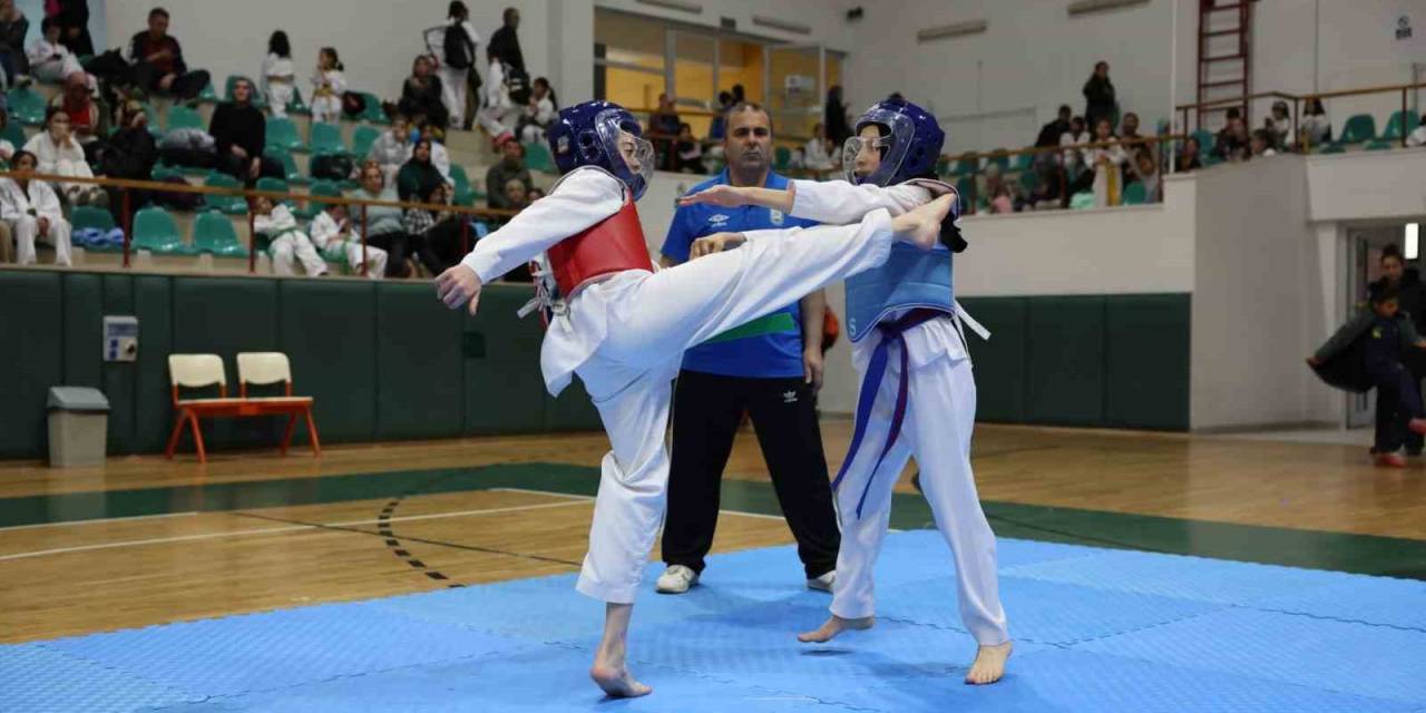 Derince’de Tekvando Şöleni