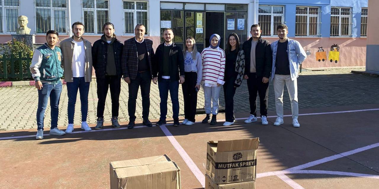 İlkokul Öğrencilerine Kitap Hediyesi