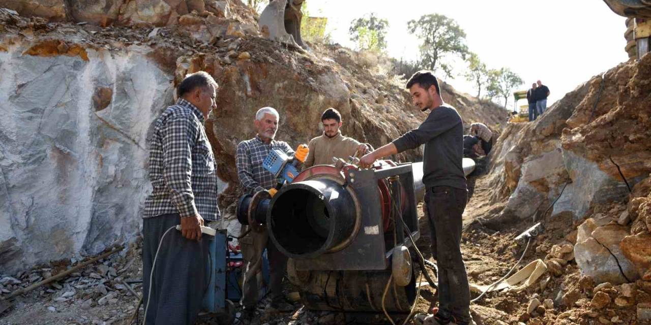 Pozantı Yağlıtaş Göleti Sulamasında Çalışmalar Devam Ediyor