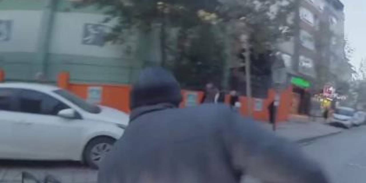 Pendik’te Motor Kuryeden Servis Sürücüsüne ’polat Alemdar’ Tepkisi