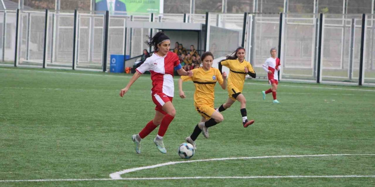 1 Maçta Tam 6 Gol Attı