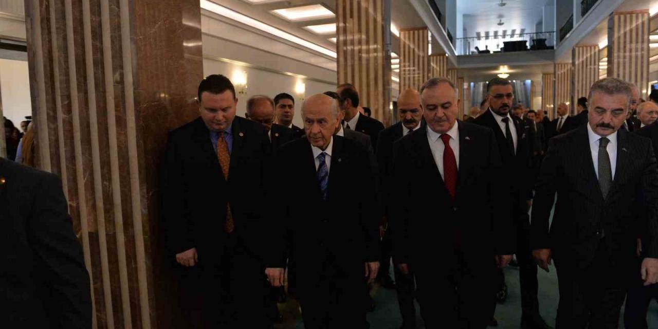 Mhp Genel Başkanı Bahçeli: “Saçlarına Dolardan Bukleler Yapan Şaibeli Soytarılar Milletimizde Haklı Bir Öfkeye Neden Olmaktadır”