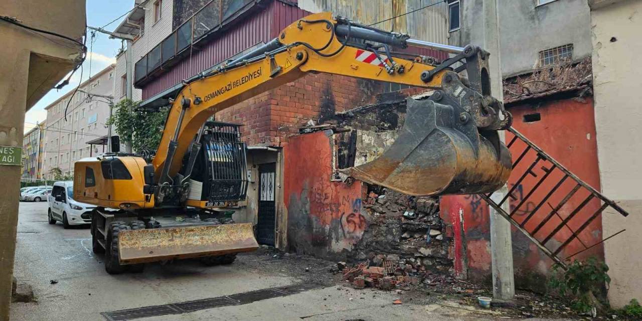 Osmangazi’de Metruk Binalar Yıkılıyor