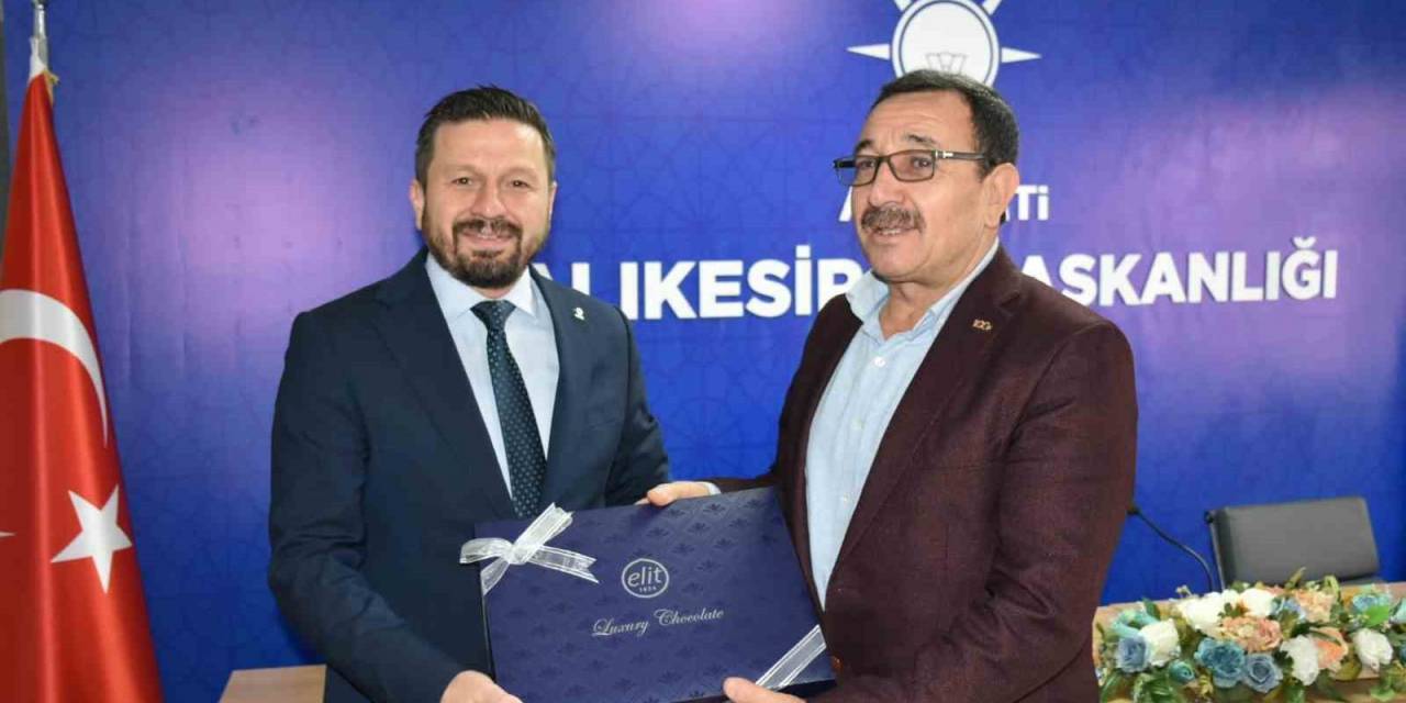 Muhtarlardan Ak Parti İl Başkanı Mehmet Aydemir’e Ziyaret