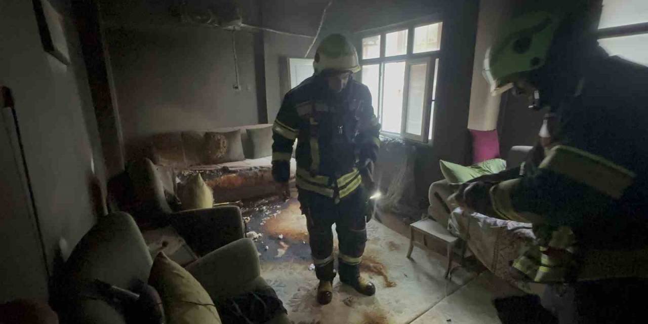 Elazığ’da Korkutan Ev Yangını