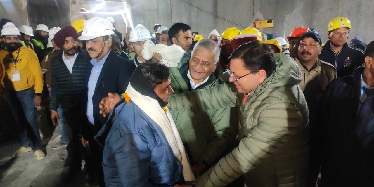 Hindistan’da Çöken Tünelde Mahsur Kalan 41 İşçi 17 Gün Sonra Kurtarıldı