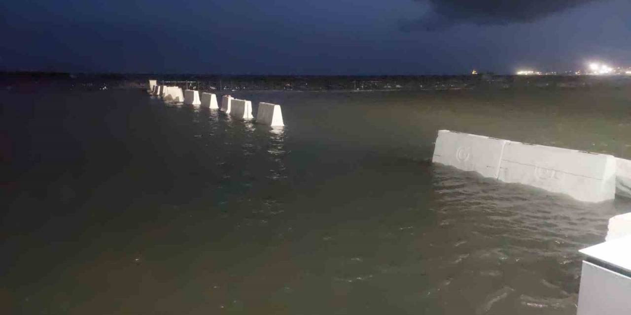 Tekirdağ’da Deniz Taştı: Tsunamiyi Andıran Görüntüler