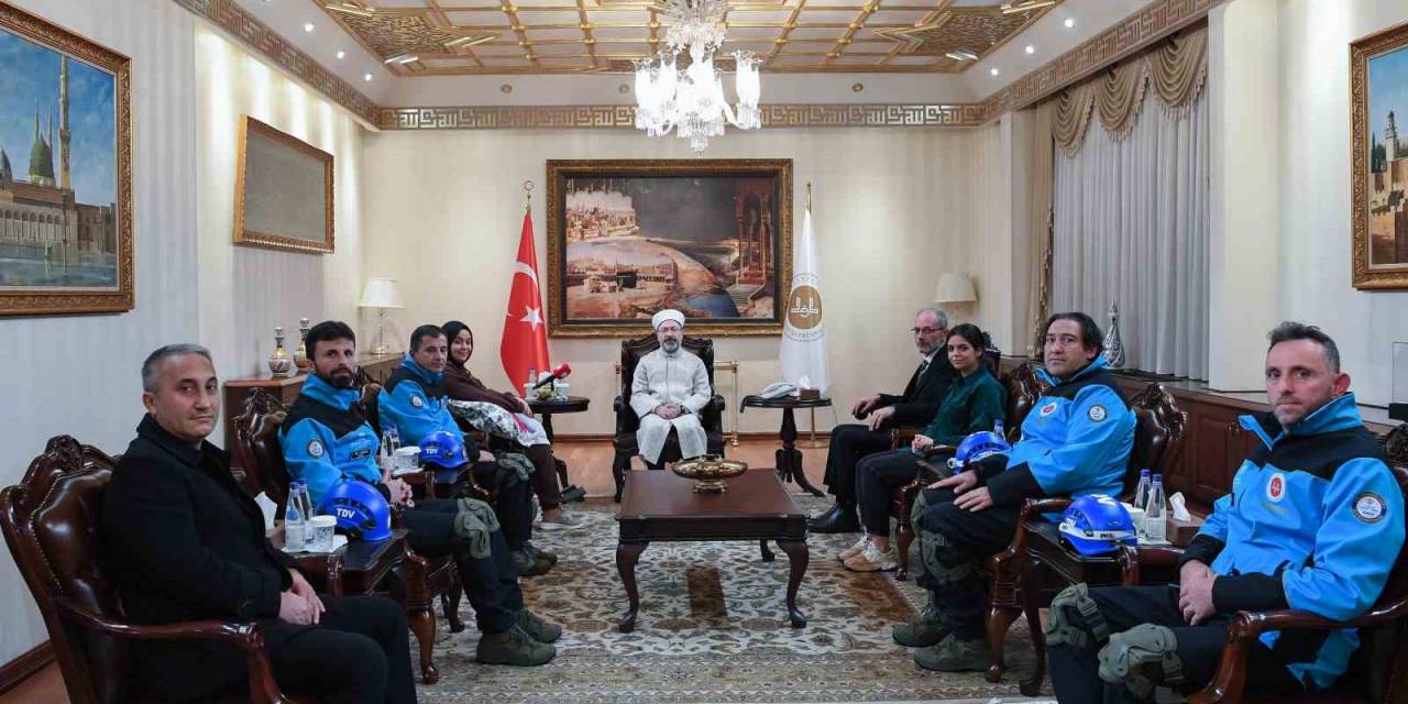 Depremzedelerden Diyanet İşleri Başkanı Erbaş’a Ziyaret