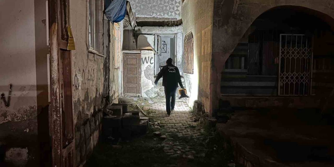 Karısı Tarafından Bıçaklanan Adam Ağır Yaralandı